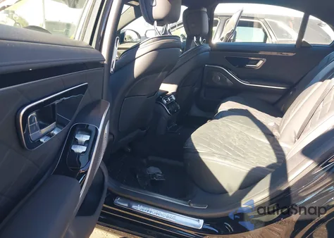 2025 Mercedes-Benz S 580 4Matic из США, поврежденный, VIN W1K6G7GB7SA317458